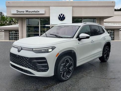 New 2026 Volkswagen Tiguan SEL R-Line image 1