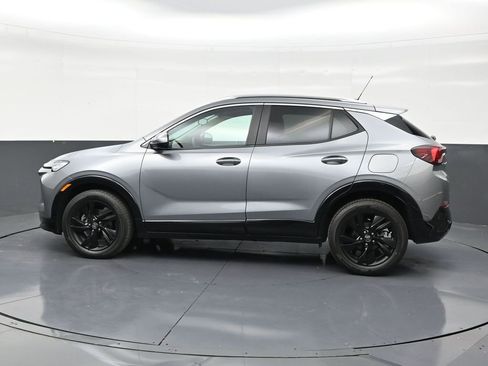Used 2024 Buick Encore GX Sport Touring FWD image 2