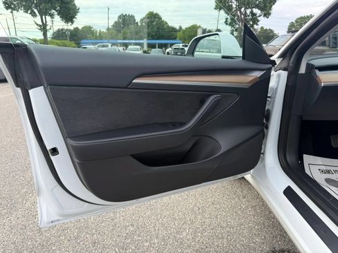 Used 2023 Tesla Model 3 Standard Range RWD image 8