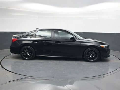 Used 2024 Honda Civic Sport image 3