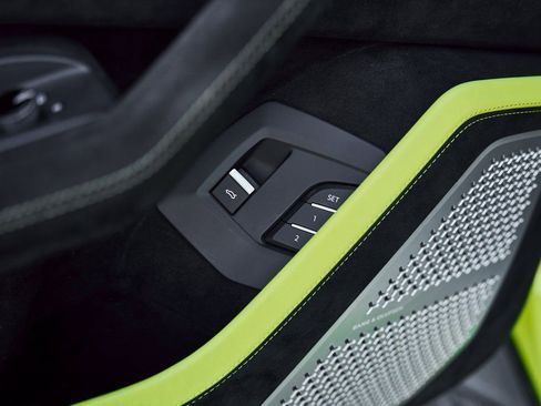 Used 2024 Lamborghini Urus Performante image 37