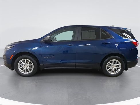 Used 2023 Chevrolet Equinox LS w/ LS Convenience Package image 7