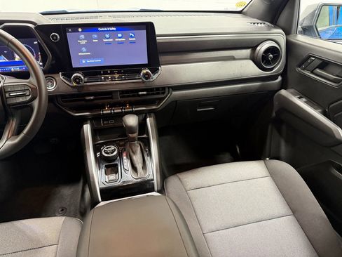 Used 2024 Chevrolet Colorado Trail Boss w/ Advanced Trailering Package image 39