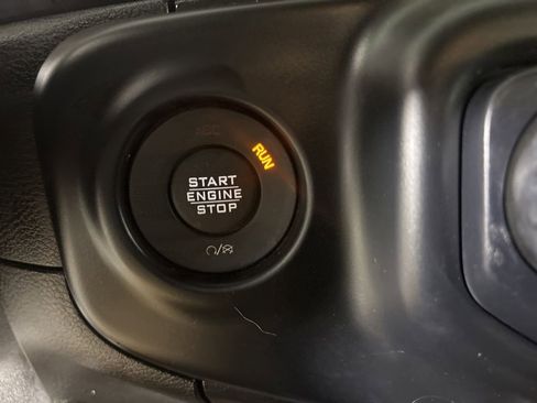 Used 2019 Jeep Wrangler Sport image 18