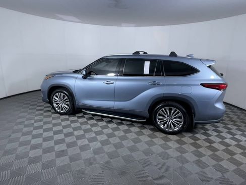 Used 2022 Toyota Highlander Platinum image 6