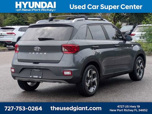 Certified 2025 Hyundai Venue SEL FWD image 5