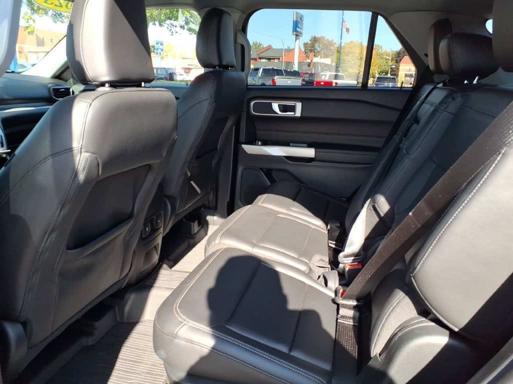 Certified 2023 Ford Explorer XLT w/ Equipment Group 202A AWD/4WD image 12