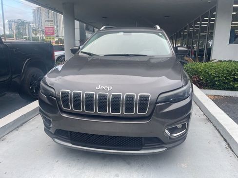 Used 2019 Jeep Cherokee Limited image 2