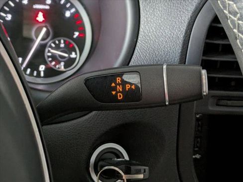 Used 2021 Mercedes-Benz Metris Passenger image 12