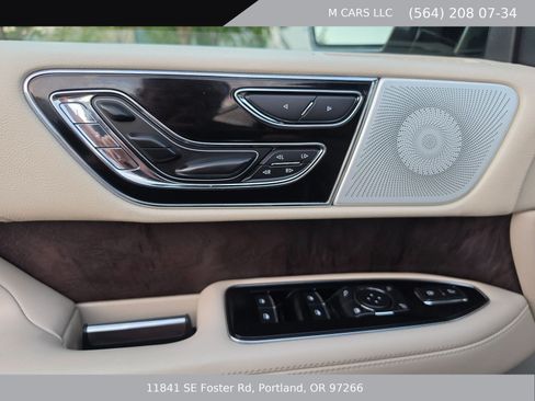 Used 2018 Lincoln Navigator L Reserve w/ Technology Package AWD/4WD image 17