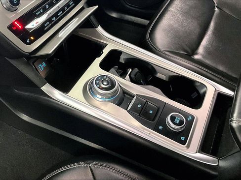 Used 2021 Ford Explorer XLT w/ Equipment Group 202A image 16