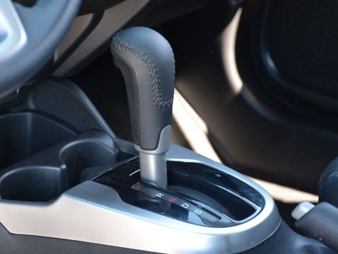 Used 2017 Honda Fit EX-L image 9