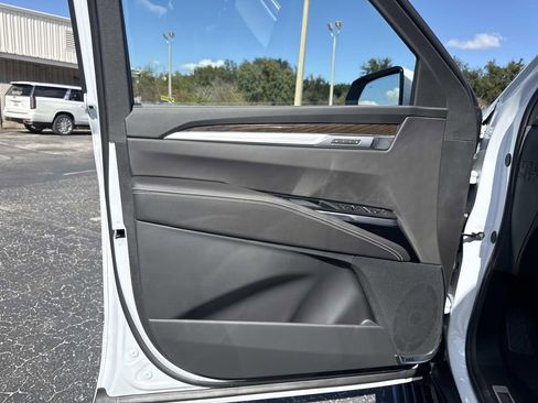 New 2026 Cadillac Escalade Platinum Luxury w/ LPO, Floor Liner Package image 19