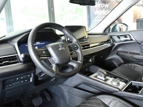 Used 2023 Mitsubishi Outlander SEL AWD/4WD image 37