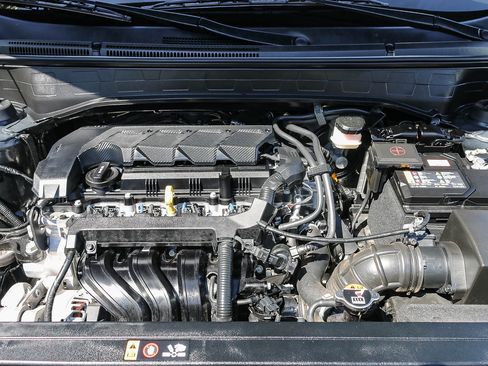 Certified 2024 Hyundai Venue SEL FWD image 34