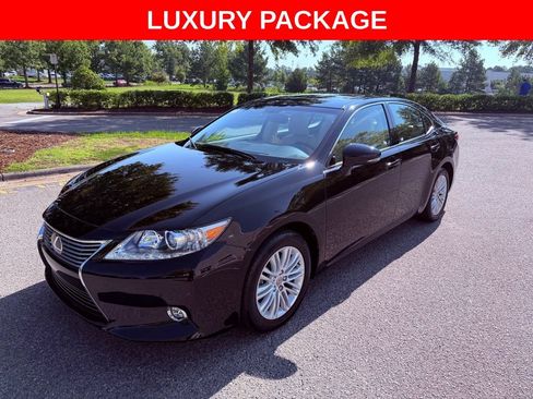 Used 2014 Lexus ES 350 w/ Luxury Package FWD image 3