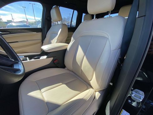Used 2024 Jeep Grand Cherokee Limited w/ Luxury Tech Group II RWD image 13