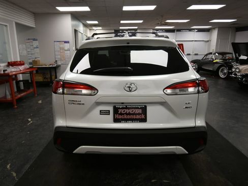 Certified 2023 Toyota Corolla Cross LE image 6