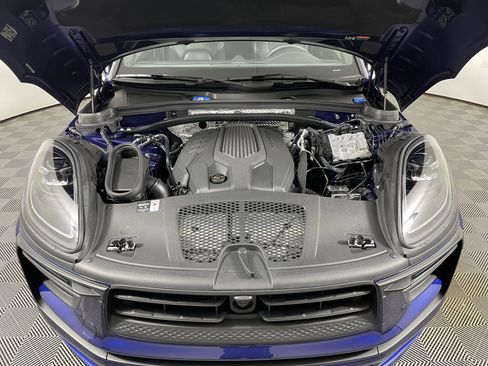 Used 2025 Porsche Macan image 22