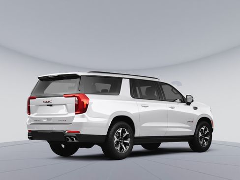 New 2026 GMC Yukon XL AT4 w/ AT4 Premium Plus Package AWD/4WD image 4