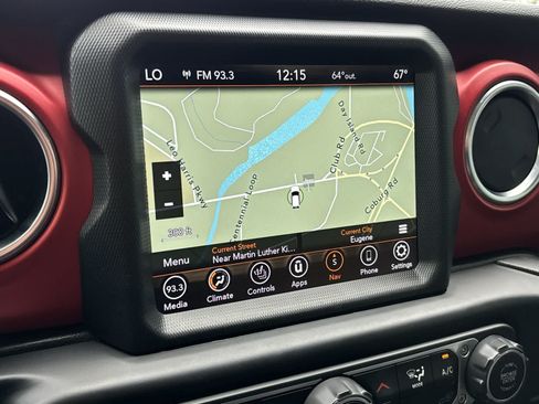 Used 2022 Jeep Gladiator Rubicon w/ LED Lighting Group AWD/4WD image 16