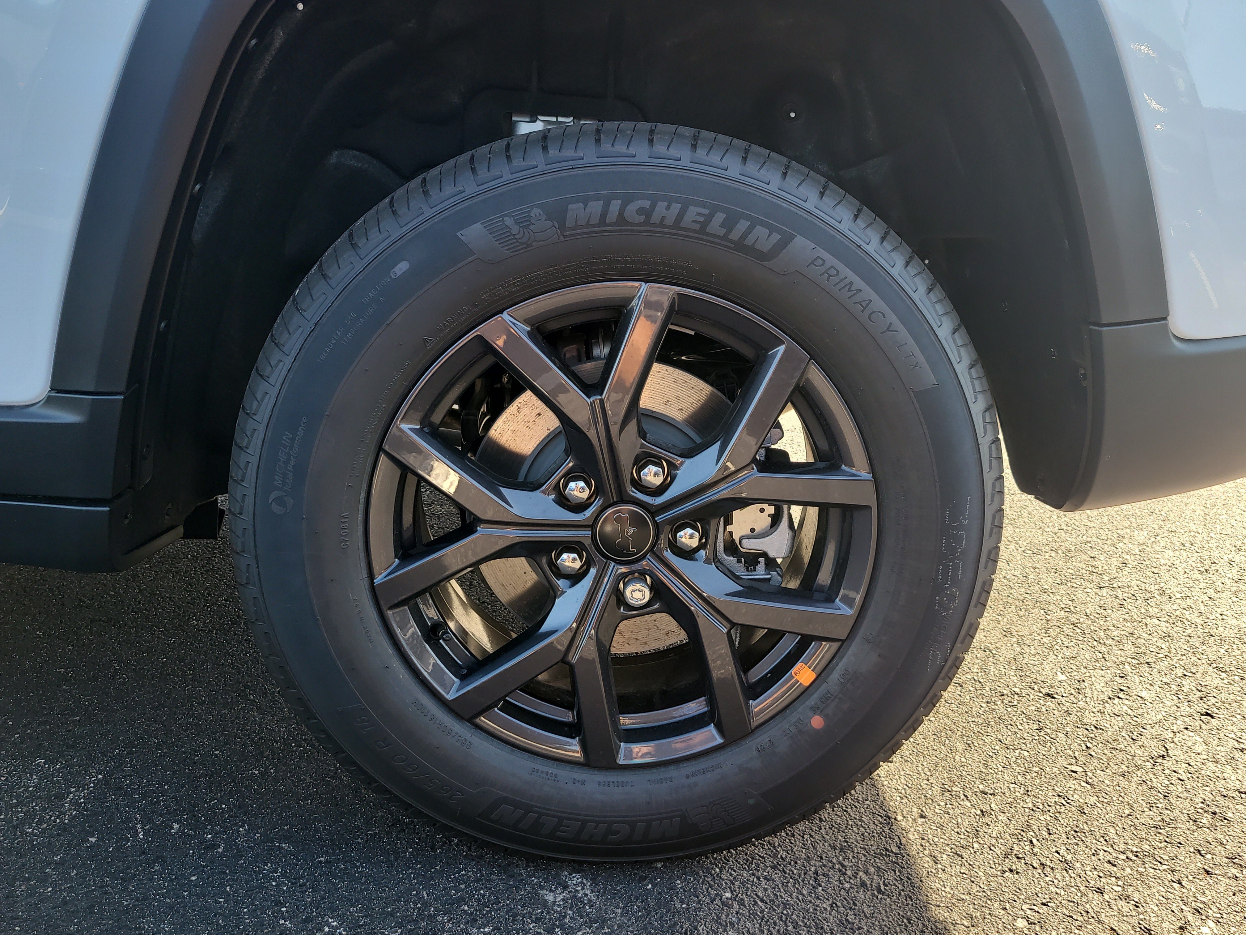 New 2027 Jeep Grand Cherokee Altitude RWD image 9