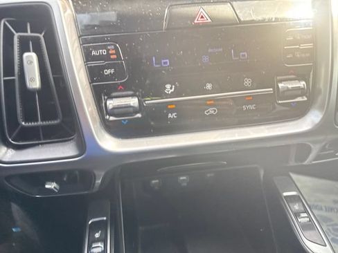 Used 2021 Kia Sorento S w/ Panoramic Sunroof Package FWD image 22