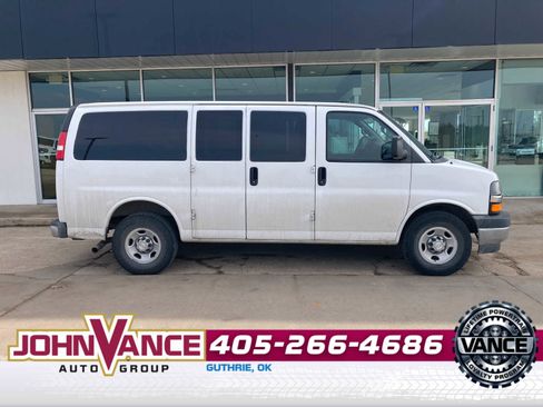 Used 2017 Chevrolet Express 2500 LT w/ LT Preferred Equipment Group image 8