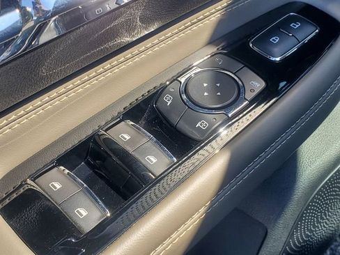 Certified 2023 Lincoln Corsair AWD w/ Equipment Group 101A image 9