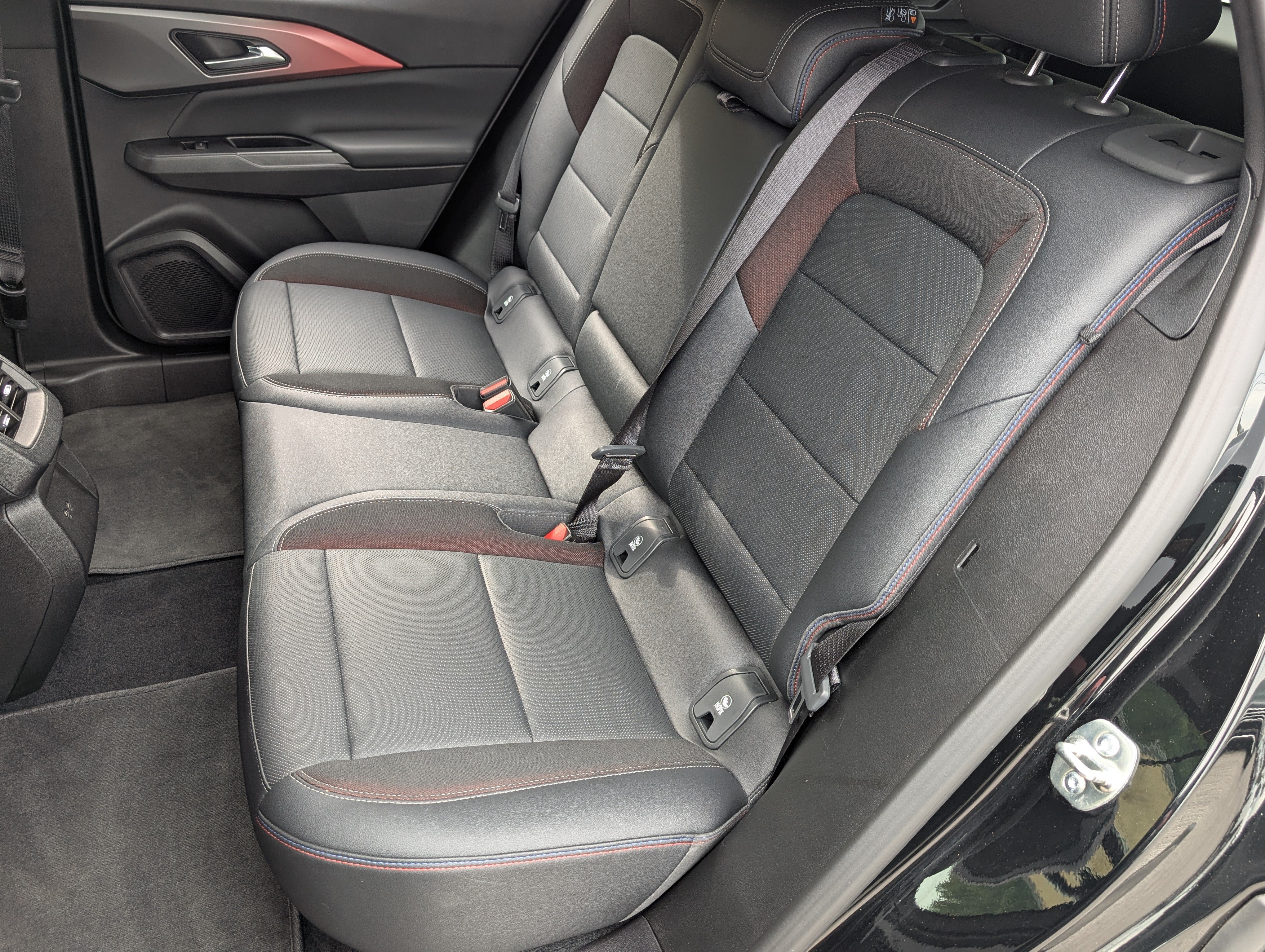 Used 2025 Chevrolet Equinox EV RS FWD image 17