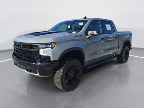 Used 2025 Chevrolet Silverado 1500 ZR2 w/ Technology Package image 7