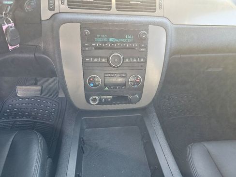 Used 2014 Chevrolet Silverado 2500 LTZ image 32