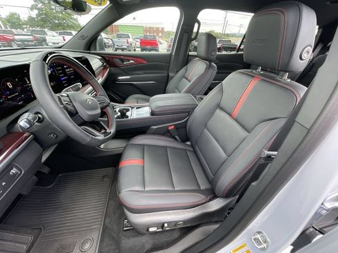 Certified 2026 Chevrolet Traverse RS FWD image 19
