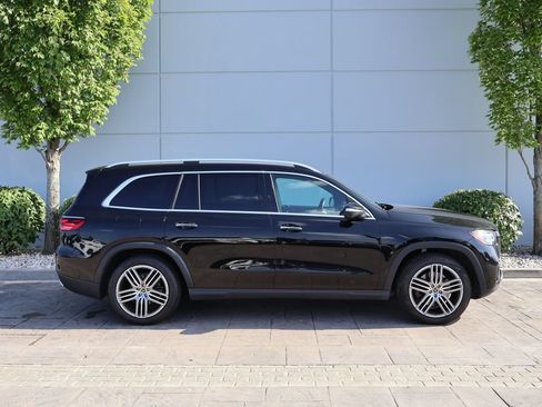 Used 2025 Mercedes-Benz GLS 450 4MATIC image 5