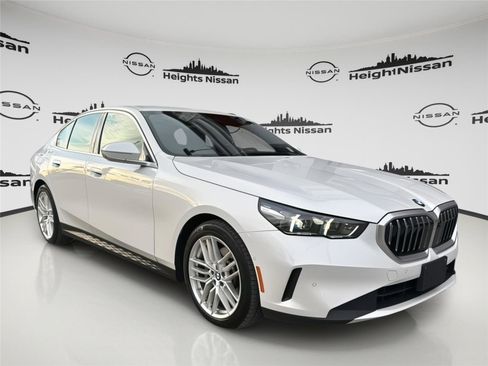 Used 2025 BMW 530i xDrive w/ Premium Package image 1