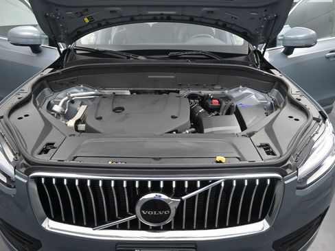 Used 2023 Volvo XC90 B6 Core w/ Climate Package image 18