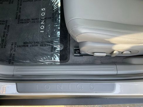 Used 2025 Hyundai Ioniq 5 SEL image 15