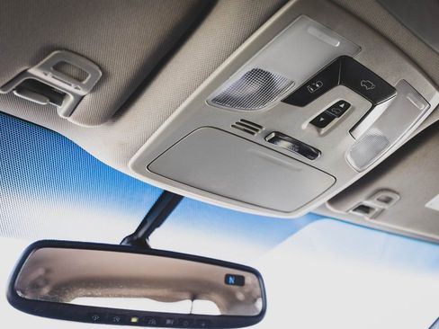 Used 2017 Toyota Sienna XLE Premium image 18