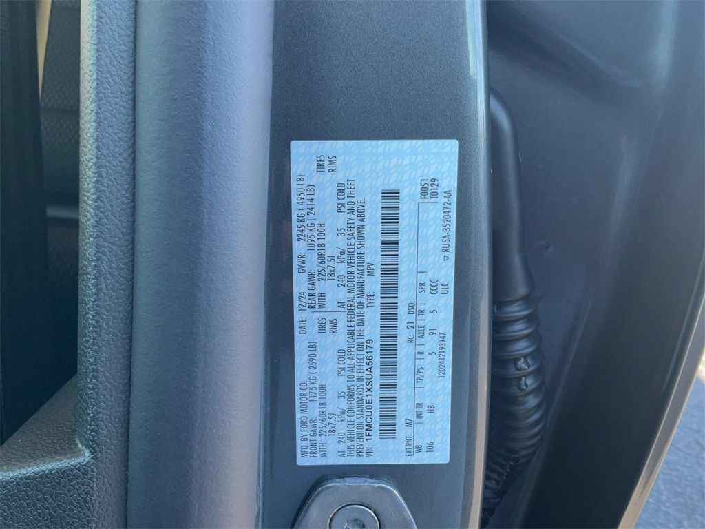 New 2025 Ford Escape SE FWD image 17