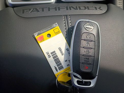 New 2026 Nissan Pathfinder Platinum image 44