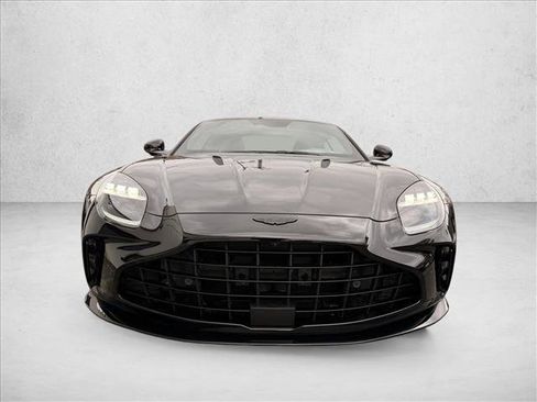 Used 2025 Aston Martin V8 Vantage Coupe image 9