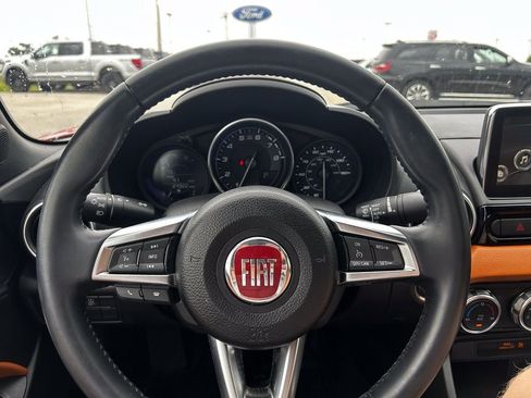 Used 2017 FIAT 124 Spider Lusso RWD image 23