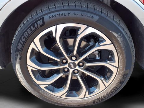 Used 2024 Lincoln Nautilus Reserve w/ Equipment Group 202A AWD/4WD image 8