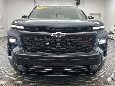 Used 2024 Chevrolet Traverse RS image 24