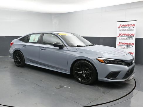 Used 2022 Honda Civic Sport image 2