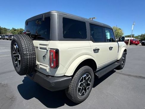 New 2026 Ford Bronco Outer Banks AWD/4WD image 4