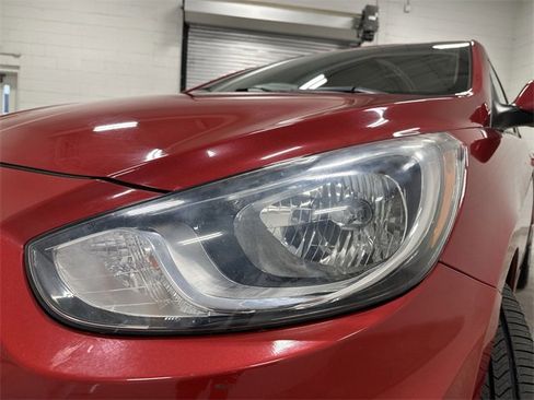 Used 2013 Hyundai Accent GLS w/ Premium Pkg image 11