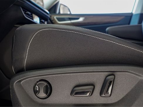 New 2026 Volkswagen Atlas SE image 18