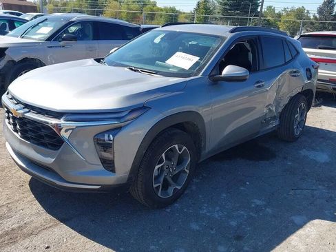 Used 2025 Chevrolet Trax LT w/ Driver Confidence Package image 51