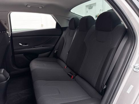 Used 2023 Hyundai Elantra SE image 26